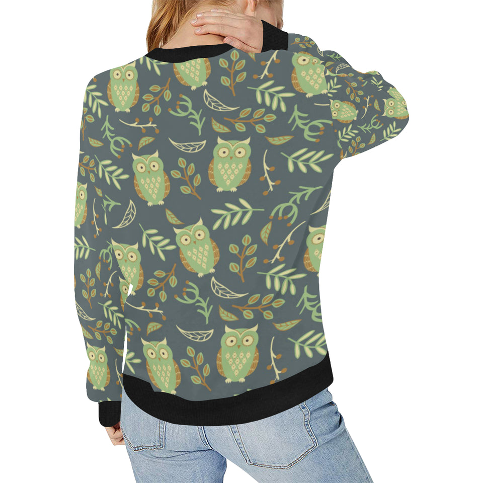 Cute owls leaves pattern Women's Crew Neck Sweatshirt