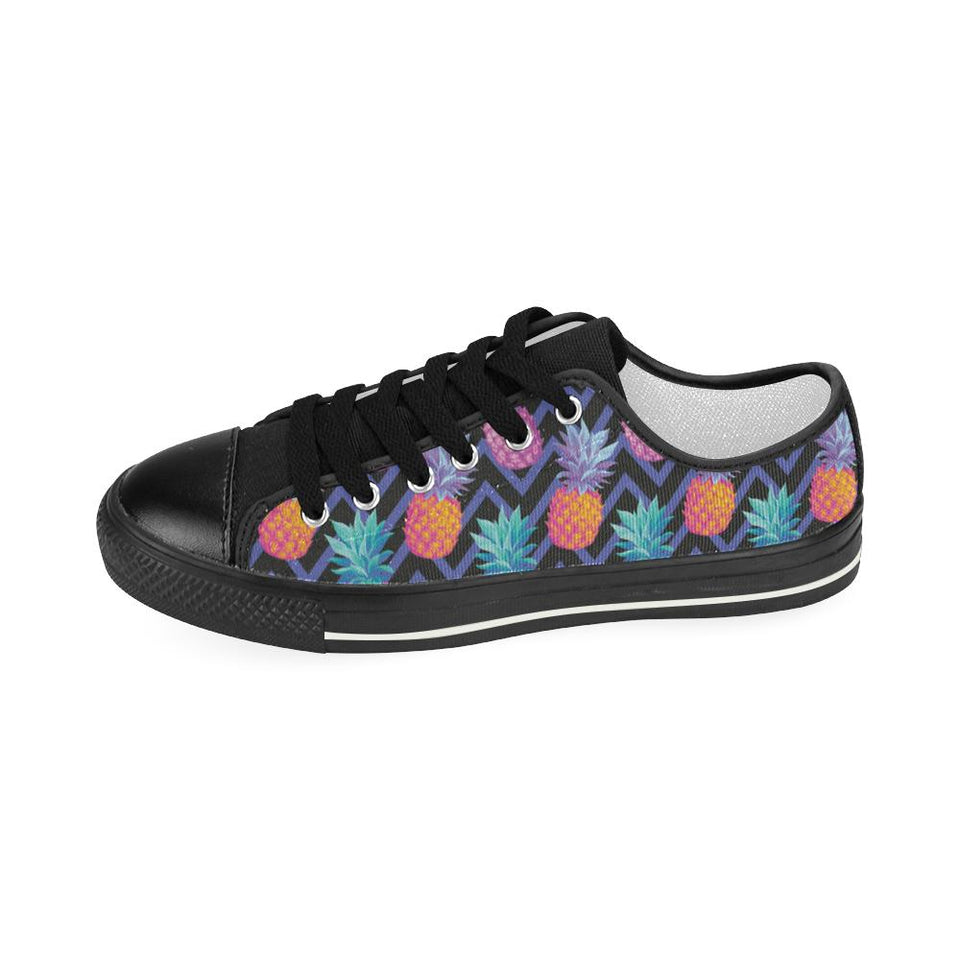 Pineapples pattern zigzag background Kids' Boys' Girls' Low Top Canvas Shoes Black