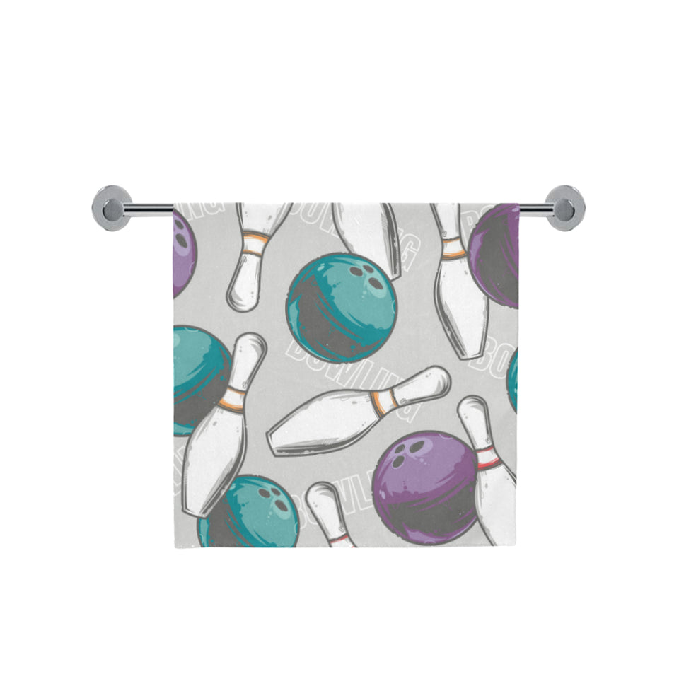 Bowling ball and pin gray background Bath Towel