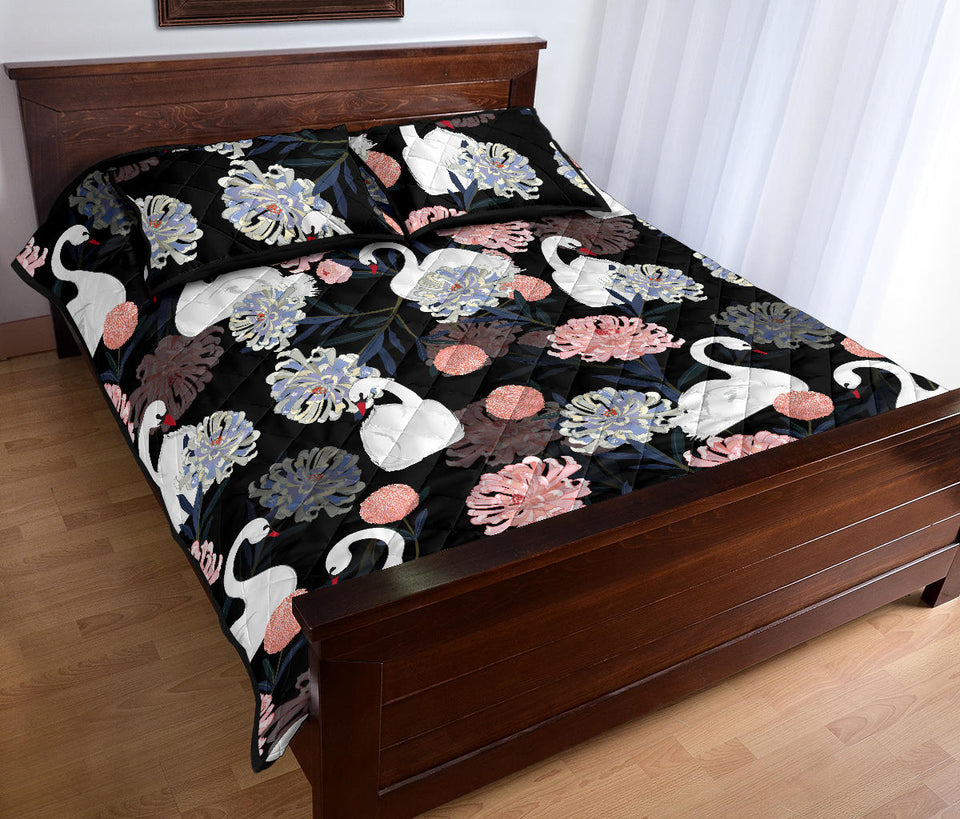 white swan blooming flower pattern Quilt Bed Set