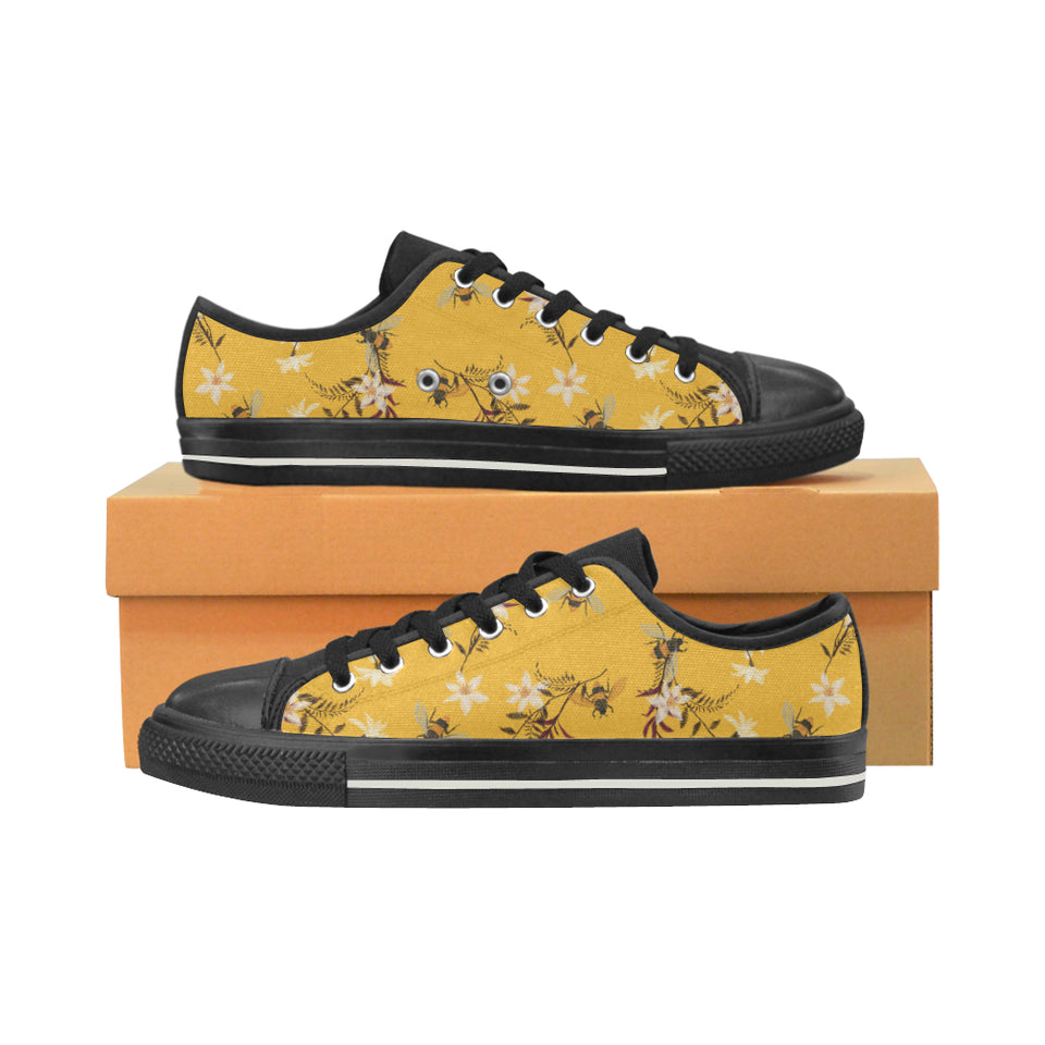 Bee flower pattern Men's Low Top Canvas Shoes Black