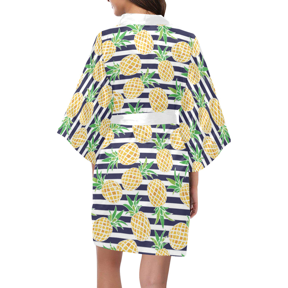 Pineapples pattern striped background Women's Short Kimono Robe