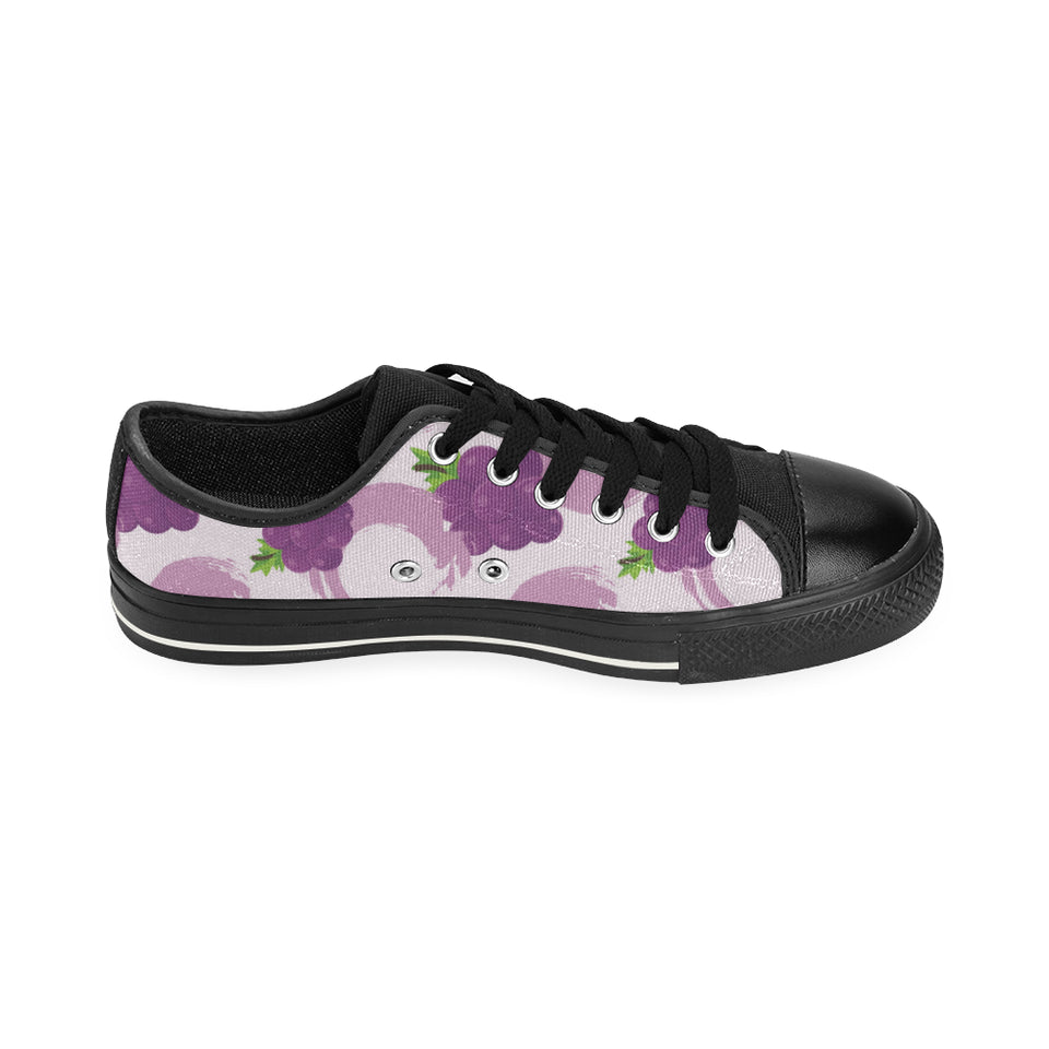 Cute Grape pattern Men's Low Top Canvas Shoes Black