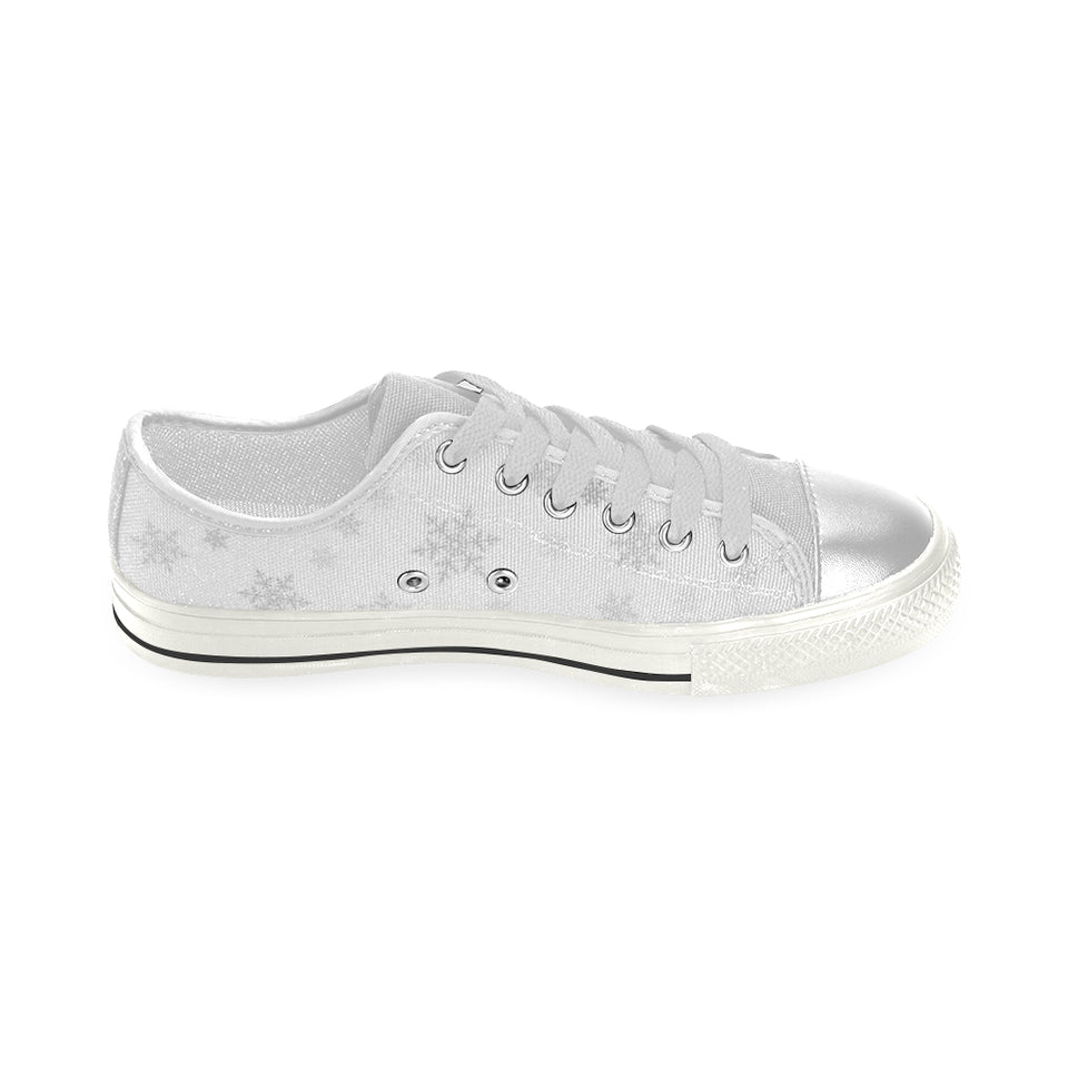 Snowflake pattern white background Women's Low Top Canvas Shoes White