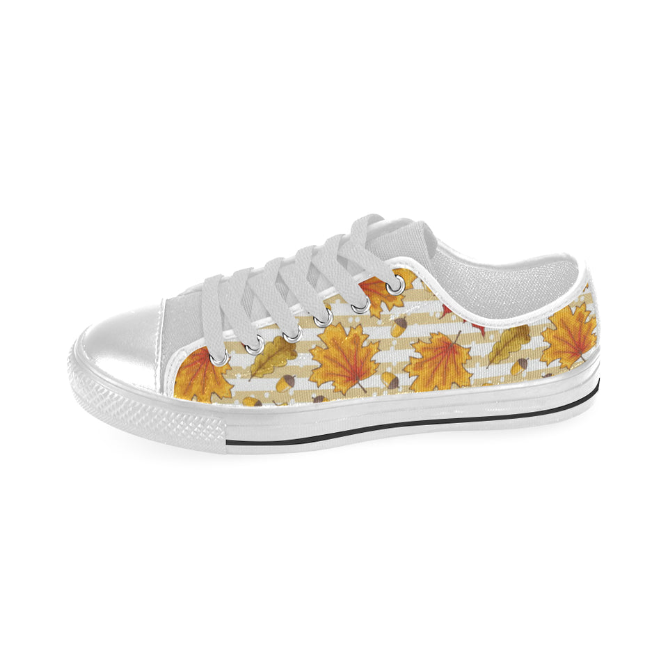 Maple leaf oak leaf acorns beige striped backgroun Men's Low Top Canvas Shoes White