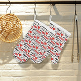 Red mushroom dot pattern Heat Resistant Oven Mitts