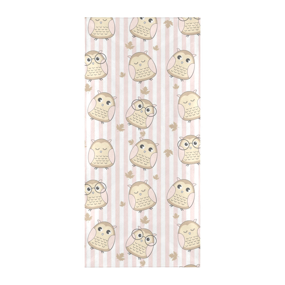 cute owl leaf Beach Towel