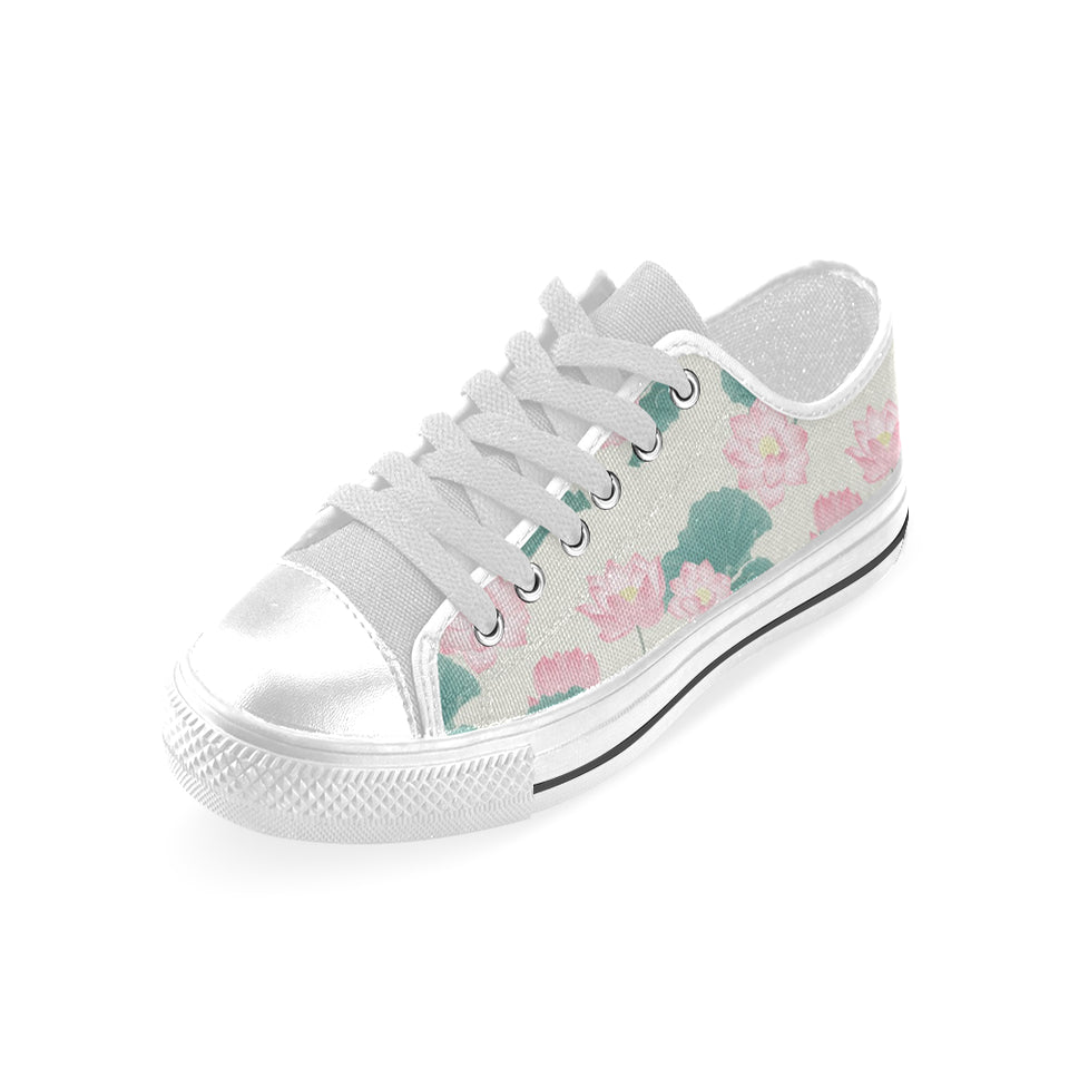 Pink lotus waterlily leaves pattern Men's Low Top Canvas Shoes White