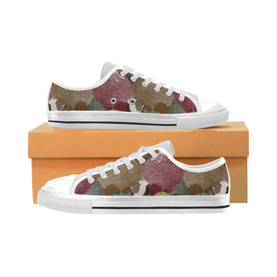 Japanese cranes flying forest dot pattern Men's Low Top Canvas Shoes White