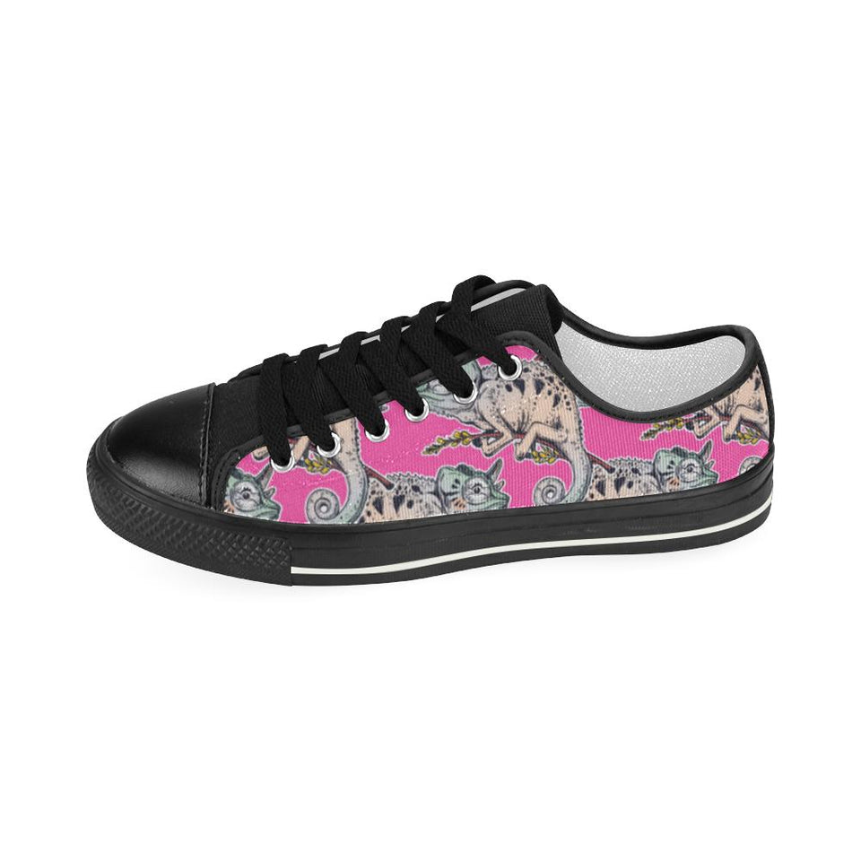 Chameleon lizard pattern pink background Kids' Boys' Girls' Low Top Canvas Shoes Black