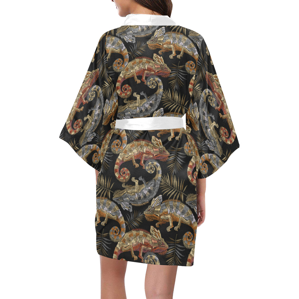 Chameleon lizard tropical leaves palm tree Women's Short Kimono Robe