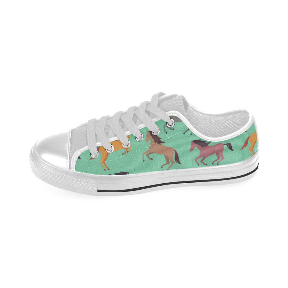 Colorful horses pattern Men's Low Top Canvas Shoes White