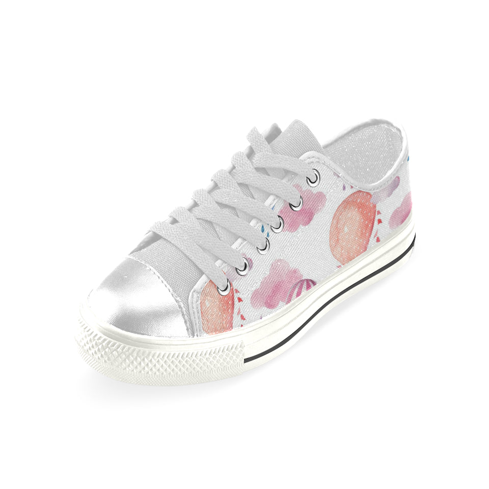 Watercolor air balloon cloud pattern Women's Low Top Canvas Shoes White