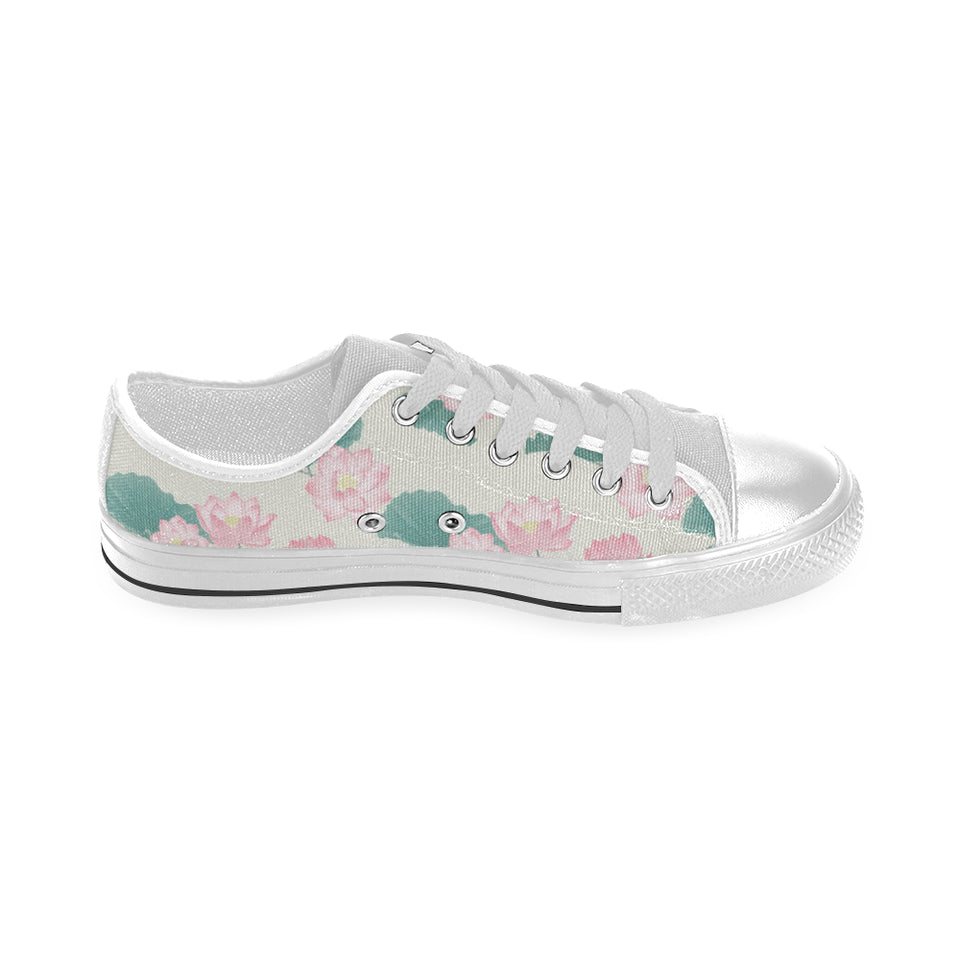 Pink lotus waterlily leaves pattern Men's Low Top Canvas Shoes White