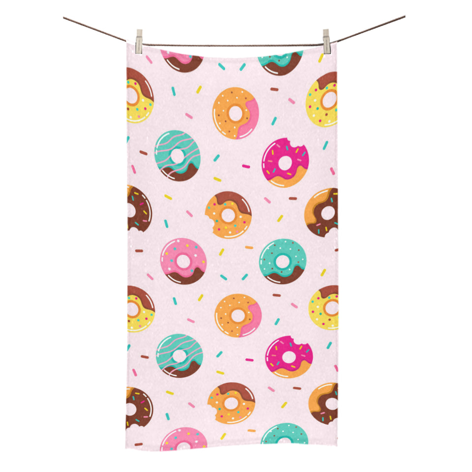 Donut pattern glaze pink background Bath Towel
