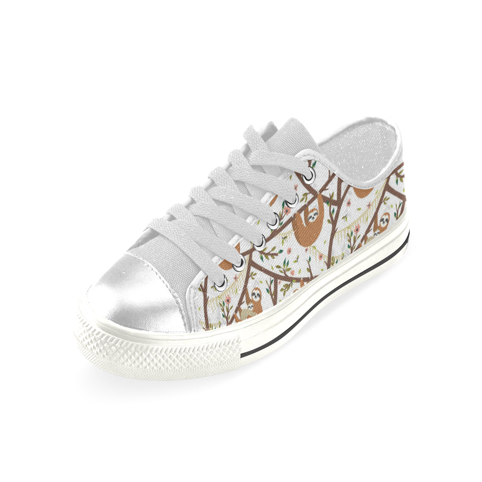 Sloths hanging on the tree pattern Women's Low Top Canvas Shoes White