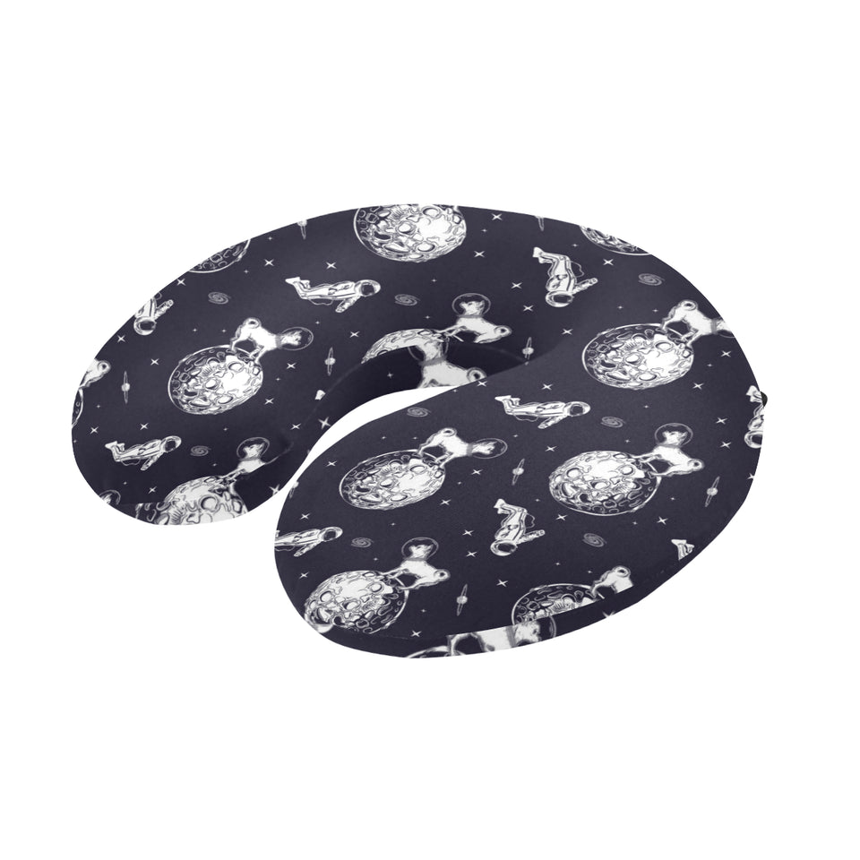 Chihuahua space helmet. astronaut pattern U-Shaped Travel Neck Pillow