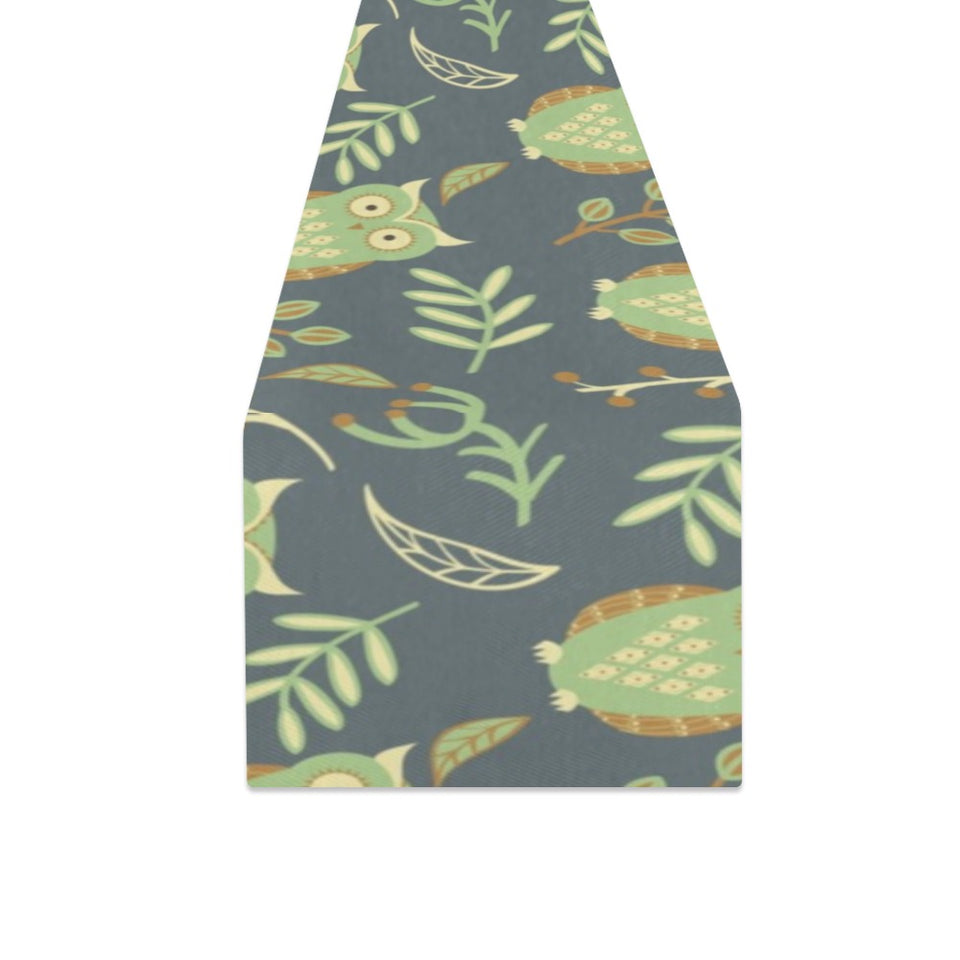 Cute owls leaves pattern Table Runner