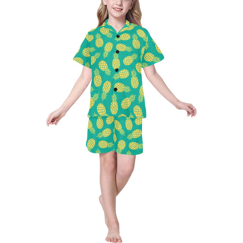 Pineapples pattern green background Kids' Boys' Girls' V-Neck Short Pajama Set