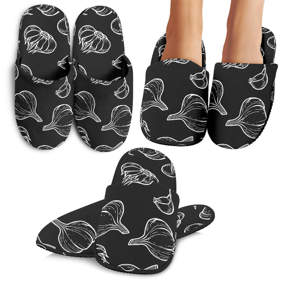 Garlic Pattern Black Background Slippers