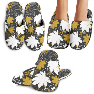 Beautiful Gold Autumn Maple Leaf Pattern Slippers