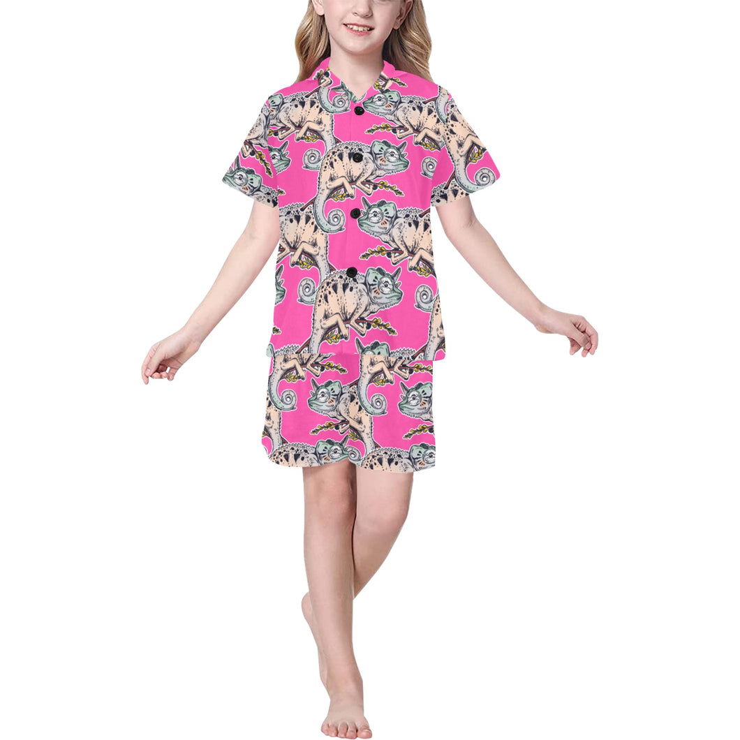 Chameleon lizard pattern pink background Kids' Boys' Girls' V-Neck Short Pajama Set