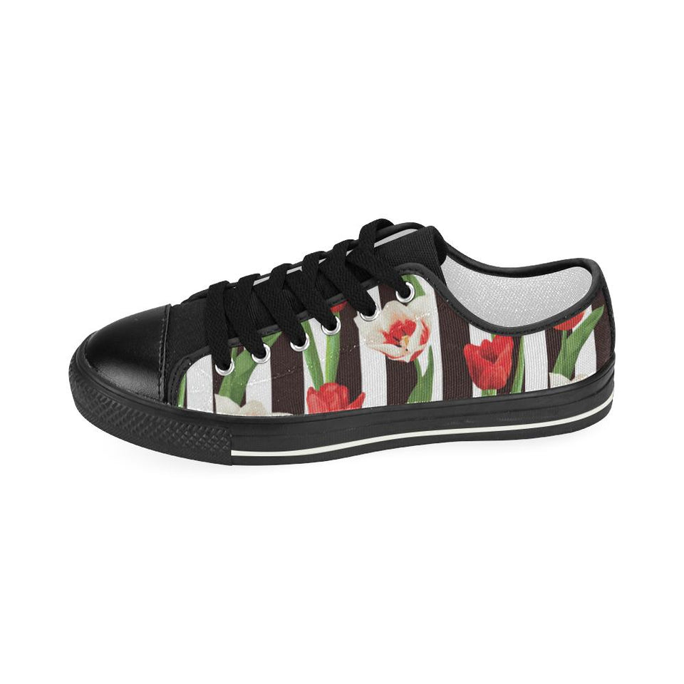 red and white tulips pattern Kids' Boys' Girls' Low Top Canvas Shoes Black