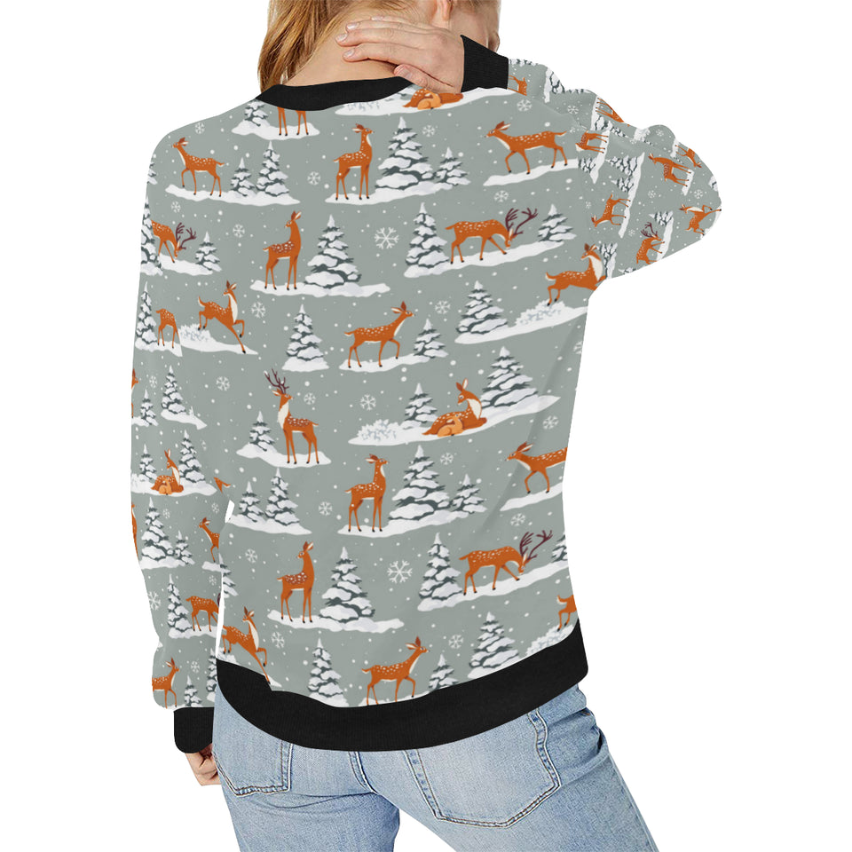 Beautiful deers Winter Christmas Women's Crew Neck Sweatshirt