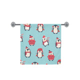 Cute penguin christmas design pattern Bath Towel