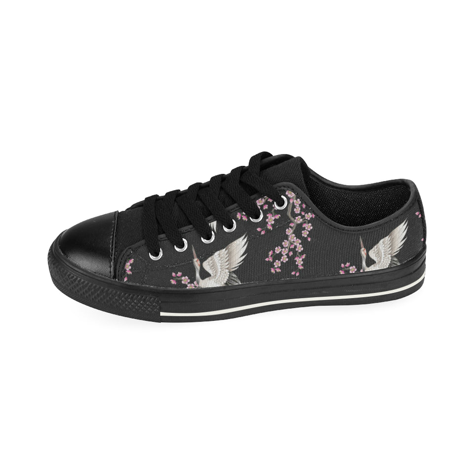 Japanese crane pink sakura pattern Men's Low Top Canvas Shoes Black