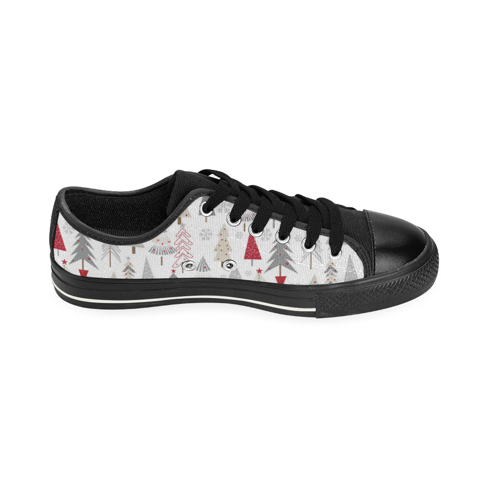 Cute Christmas tree pattern Men's Low Top Canvas Shoes Black