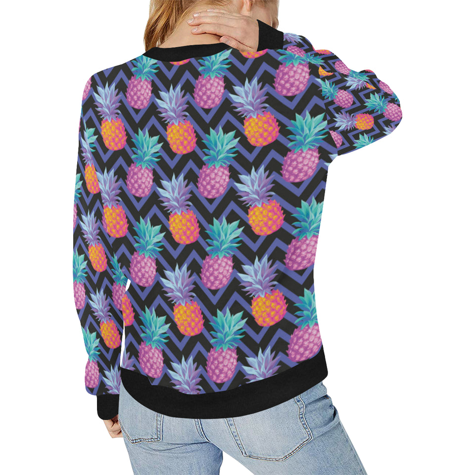 Pineapples pattern zigzag background Women's Crew Neck Sweatshirt