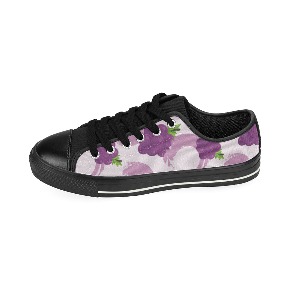 Cute Grape pattern Men's Low Top Canvas Shoes Black