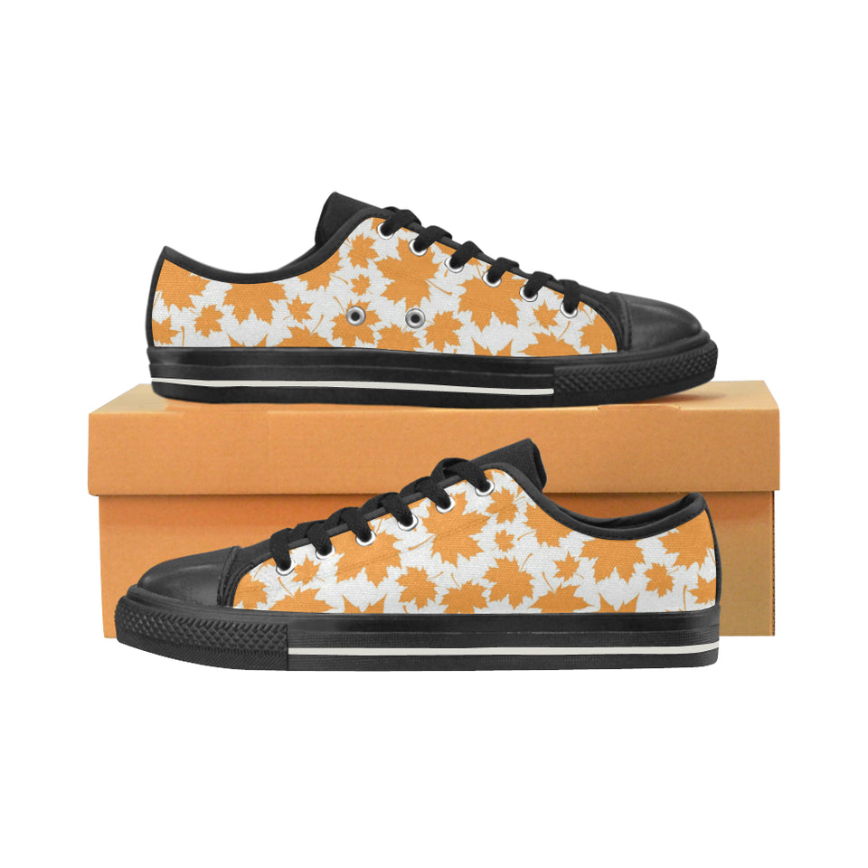 Orange Maple Leaf pattern Men's Low Top Canvas Shoes Black