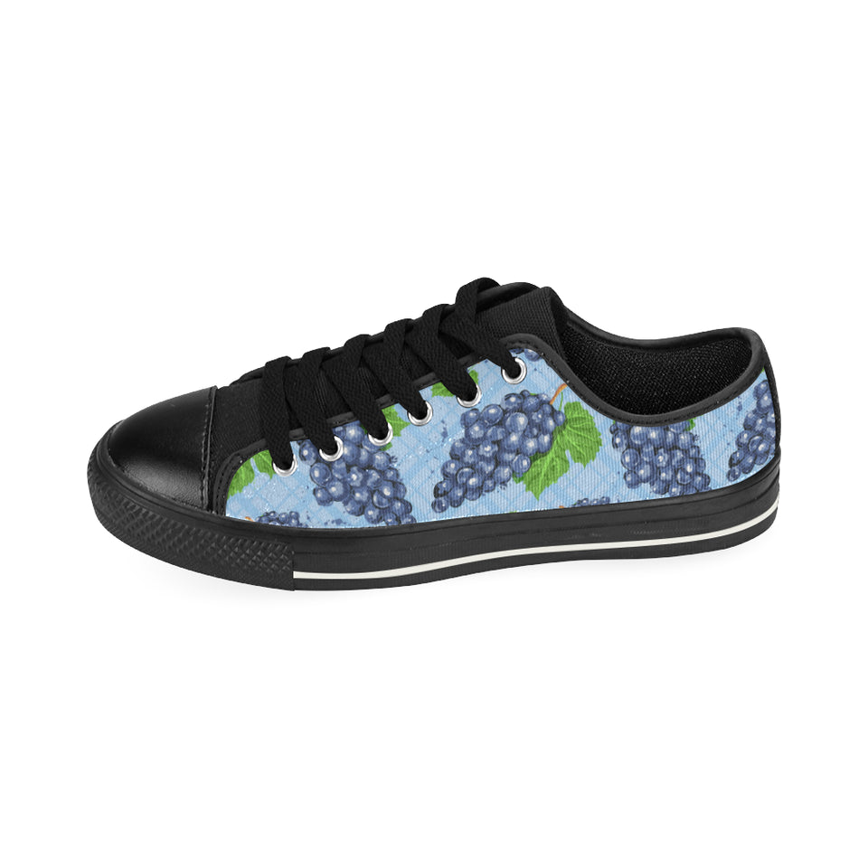 Watercolor grape pattern Men's Low Top Canvas Shoes Black
