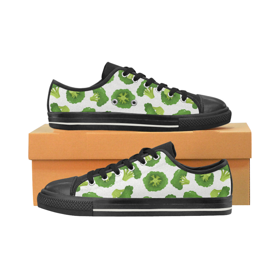 Cute broccoli pattern Men's Low Top Canvas Shoes Black