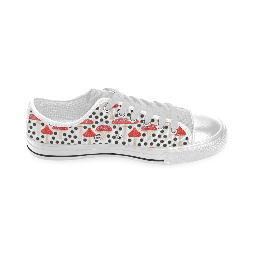 Red mushroom dot pattern Men's Low Top Canvas Shoes White