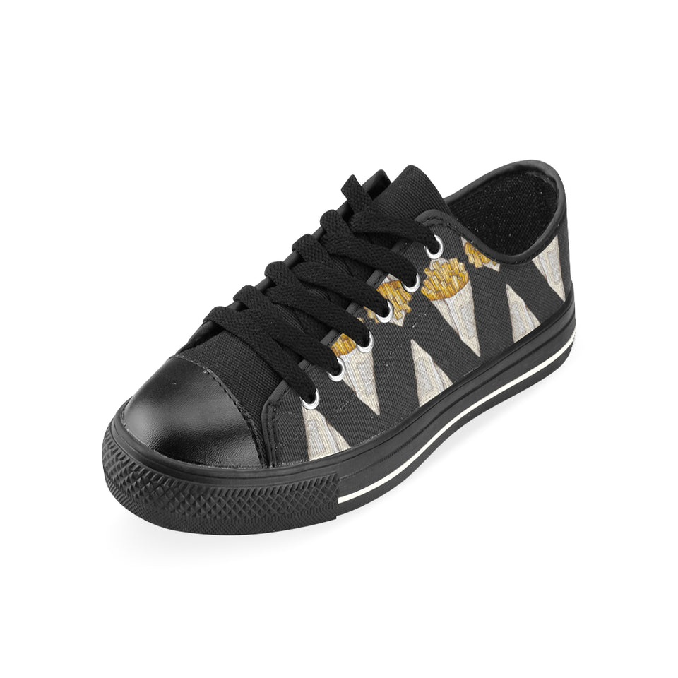 French fries dark background Men's Low Top Canvas Shoes Black