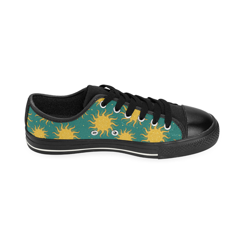 Sun green background Men's Low Top Canvas Shoes Black