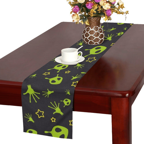 Alien Pattern Print Design 02 Table Runner
