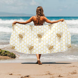 Bee honeycomb seamless design pattern Beach Towel