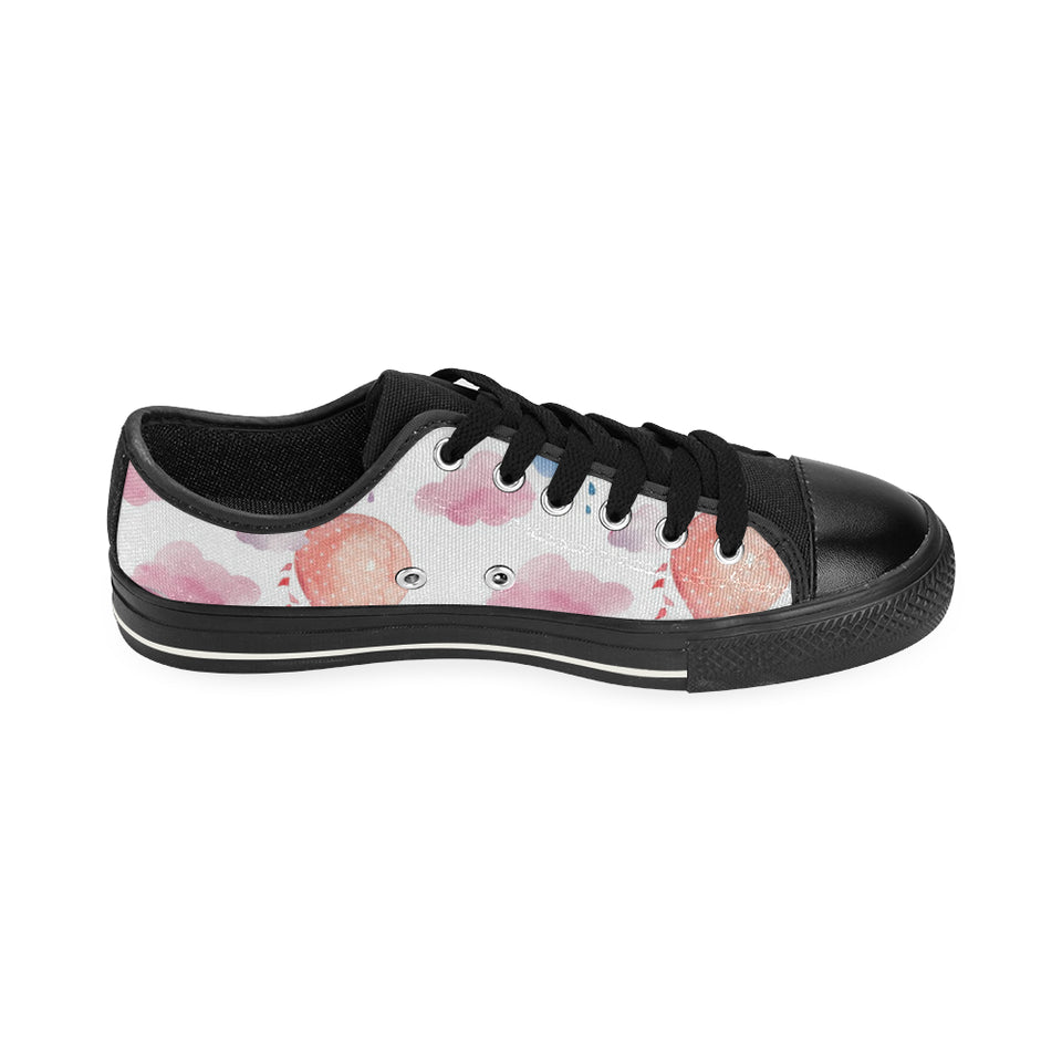 Watercolor air balloon cloud pattern Men's Low Top Canvas Shoes Black