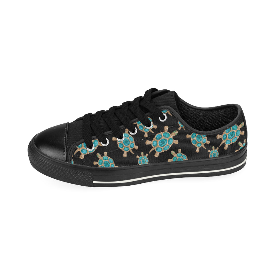 Sea turtle blue stone pattern Men's Low Top Canvas Shoes Black