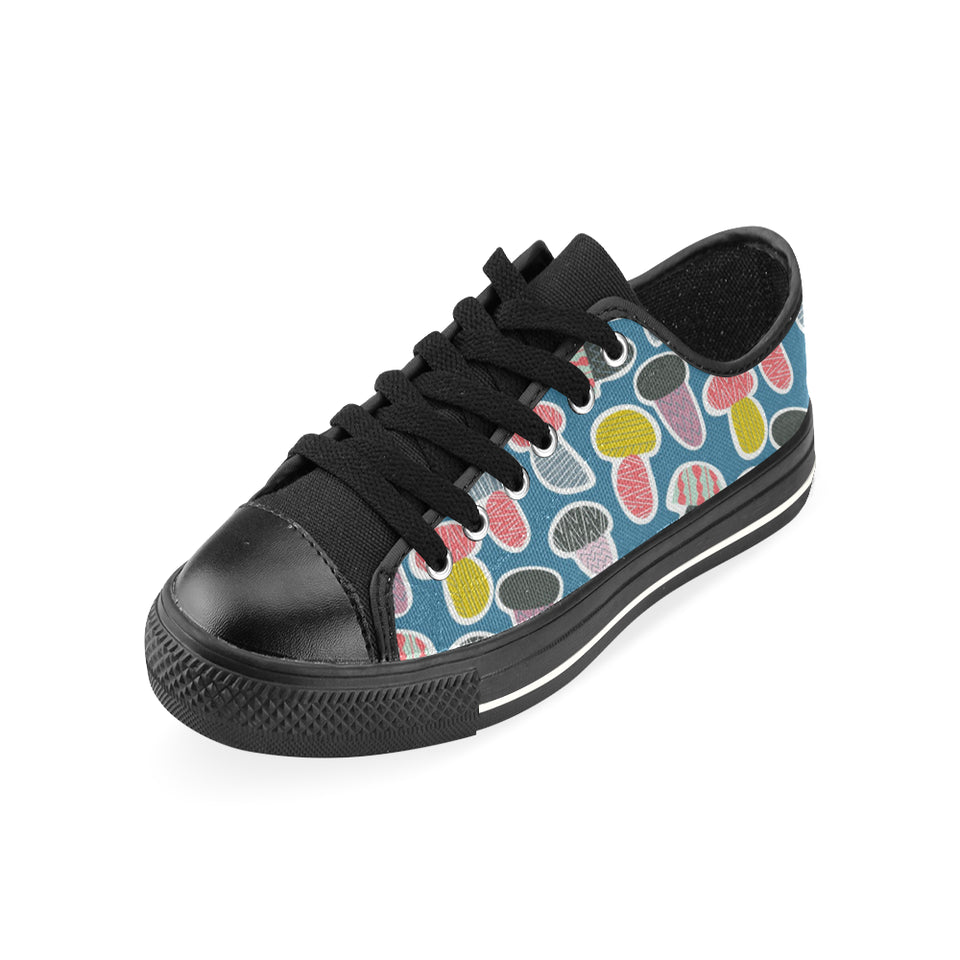 Colorful mushroom design pattern Men's Low Top Canvas Shoes Black