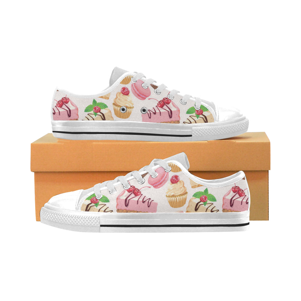 Cake cupcake sweets pattern Men's Low Top Shoes White