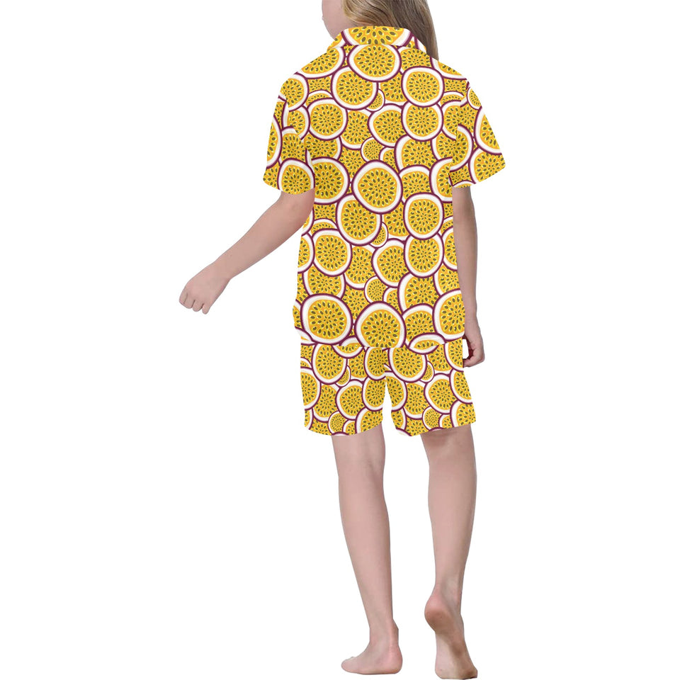 Passion fruits slice pattern Kids' Boys' Girls' V-Neck Short Pajama Set