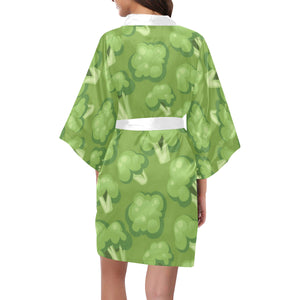 Broccoli pattern green background Women's Short Kimono Robe