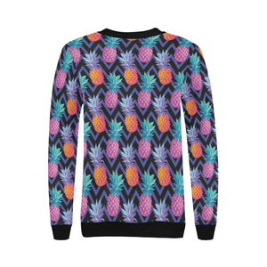 Pineapples pattern zigzag background Women's Crew Neck Sweatshirt