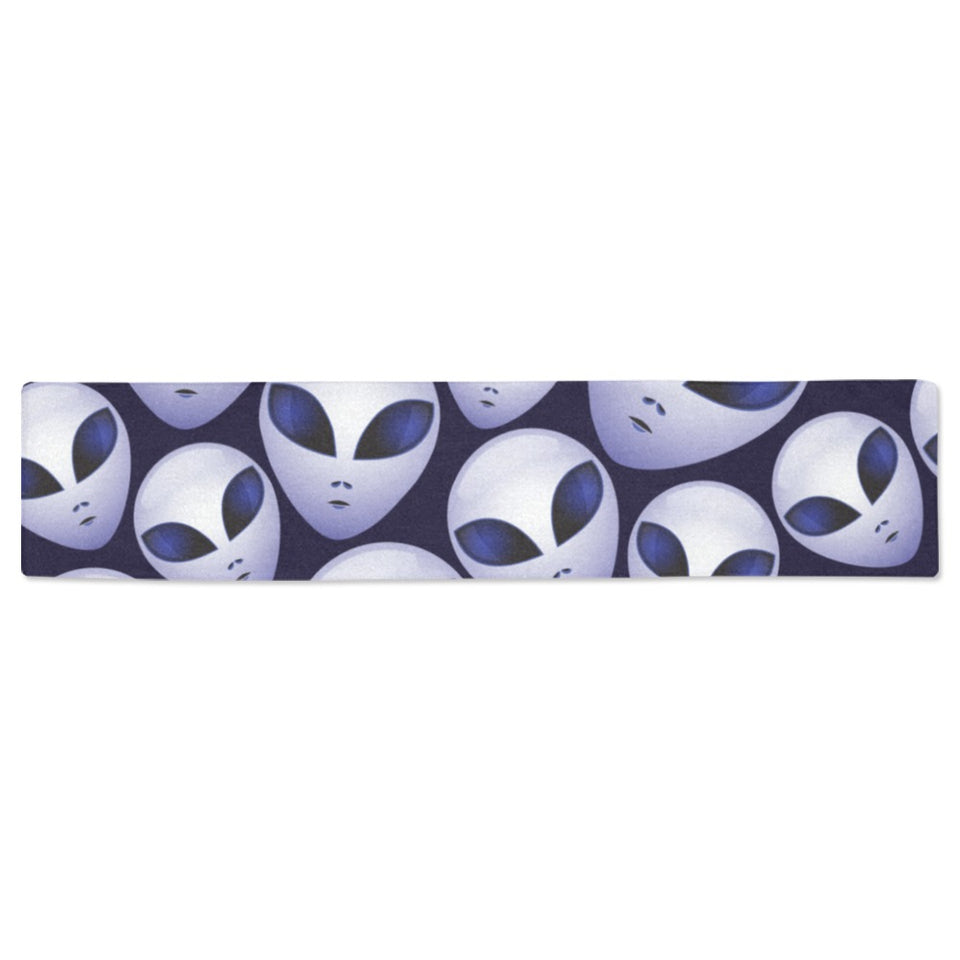 Alien Pattern Print Design 01 Table Runner