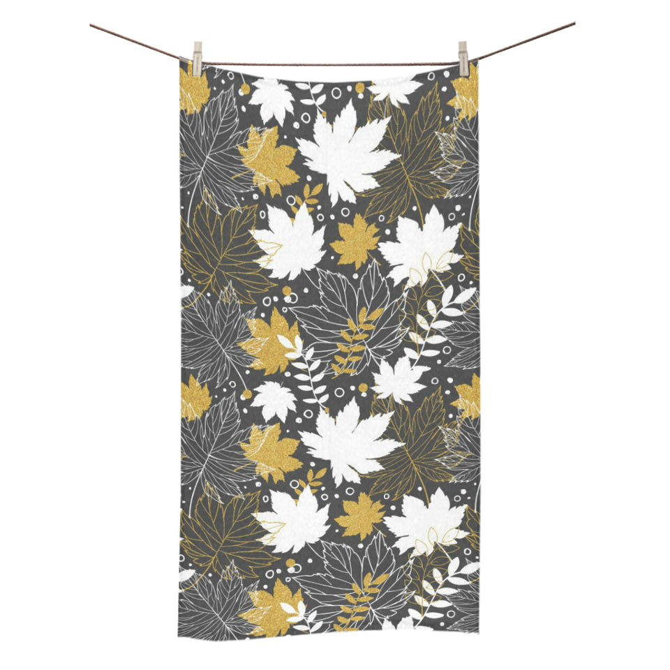 Beautiful gold autumn maple leaf pattern Bath Towel